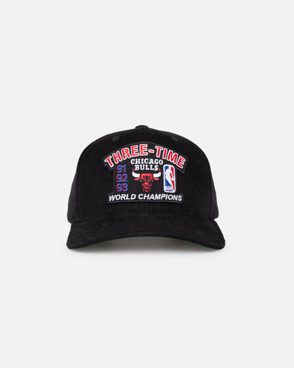 Mitchell & Ness Chicago Bulls 3 Time OG Corduroy Snapback Black