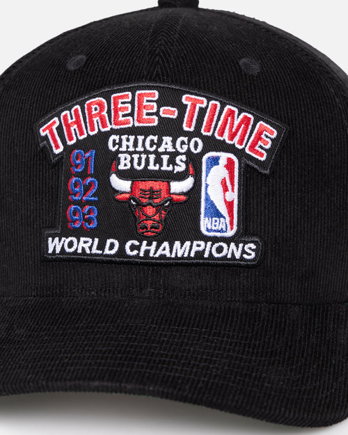 Mitchell & Ness Chicago Bulls 3 Time OG Corduroy Snapback Black