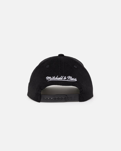 Mitchell & Ness Chicago Bulls 3 Time OG Corduroy Snapback Black