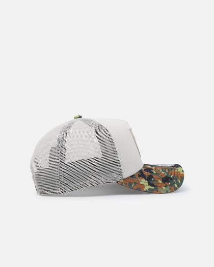 New Era Las Vegas Raiders "Camo Visor" 9FORTY A-Frame Trucker Snapback Stone/Olive
