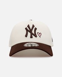 New Era New York Yankees 'Pink Satin Pink Hearts Walnut' 9FORTY A-Frame Snapback Chrome/Walnut