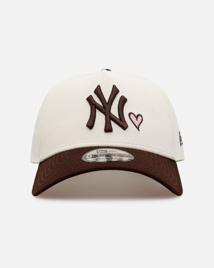 New Era New York Yankees 'Pink Satin Pink Hearts Walnut' 9FORTY A-Frame Snapback Chrome/Walnut
