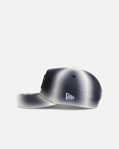 New Era New York Yankees 'Gradient Edge Reverse' 9FORTY A-Frame Snapback Black/White