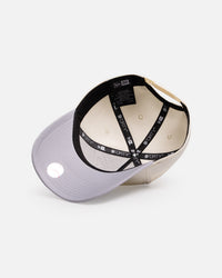 New Era New York Yankees 'Chrome Grey' 9FORTY A-Frame Snapback White/Silver