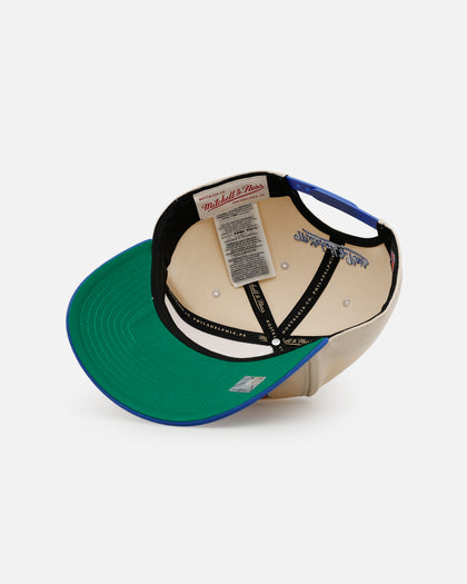Mitchell & Ness New York Knicks 'Love' Pro Pinch Snapback OTC