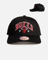Mitchell & Ness Chicago Bulls 'Black Letter' Pro Pinch Snapback Black