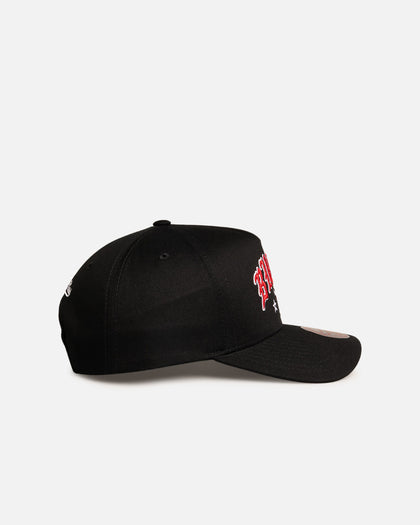 Mitchell & Ness Chicago Bulls 'Black Letter' Pro Pinch Snapback Black