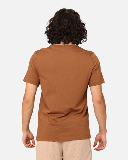 Nike Sportswear Club T-Shirt Light British Tan