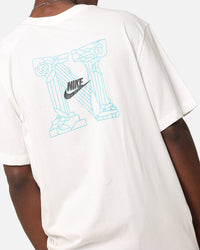 Nike Sportswear Essential Club T-Shirt Sail