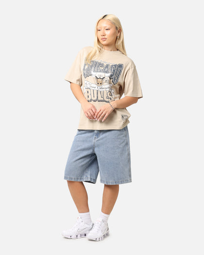 Mitchell & Ness Women's Chicago Bulls Sportsmanship T-Shirt Pepper
