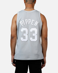 Mitchell & Ness Chicago Bulls Scottie Pippen 1997-1998 Swingman Jersey Grey