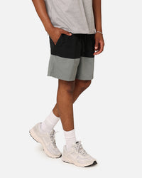 Nike Club+ Woven Colour-Blocked Shorts Black/Smoke Grey