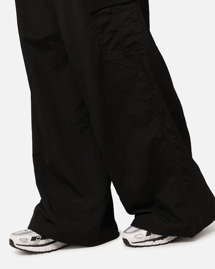 Mitchell & Ness Women's Oakland Raiders Wavey Text Cargo Pants Black