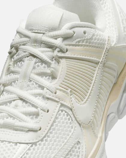 Nike Women's Zoom Vomero 5 Sail