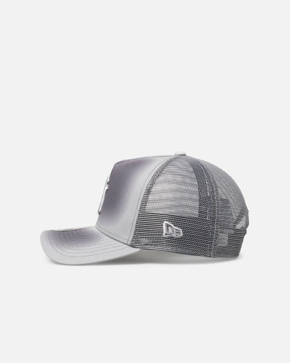 New Era New York Yankees 'Gradient Trucker' 9FORTY A-Frame Trucker Snapback Grey