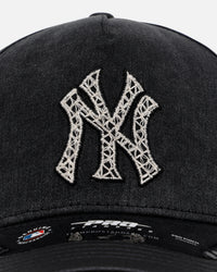 Pro Standard New York Yankees 'Yankees Raffia Applique' Strapback Black Acidwash