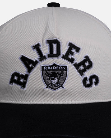 Mitchell & Ness Las Vegas Raiders 'Super Bowl Champions Origin' Deadstock Snapback White