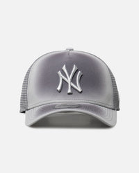 New Era New York Yankees 'Gradient Trucker' 9FORTY A-Frame Trucker Snapback Grey