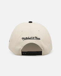Mitchell & Ness Chicago Bulls 'Washed Cotton' Deadstock Snapback Off White