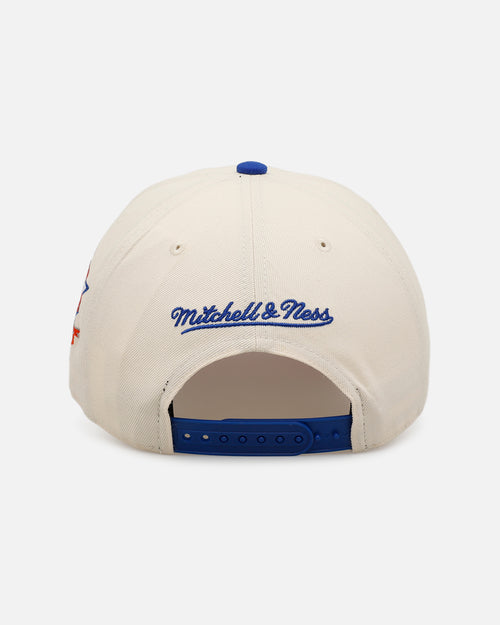 Mitchell & Ness New York Knicks 'Pink Team Logo' Pro Pinch Snapback Off White