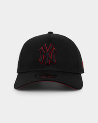 New Era New York Yankees 9FORTY A-Frame Snapback Black/Scarlet