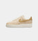Nike Women's Air Force 1 '07 Ess Trnd "Gold Swoosh" Sanddrift/Metallic