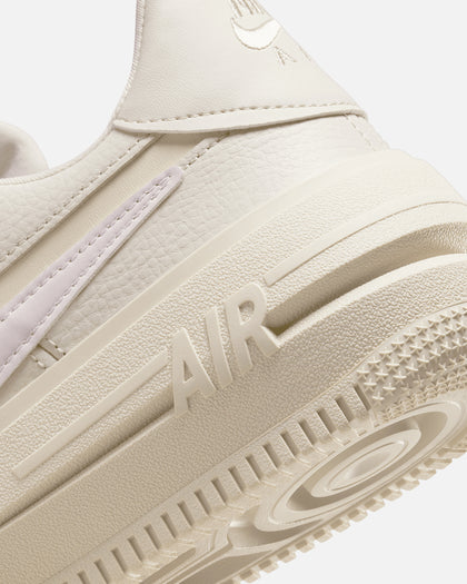 Nike Women's Air Force 1 PLT.AF.ORM Light Orewood Brown