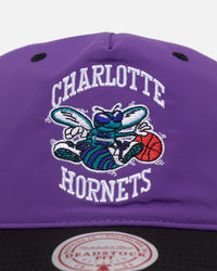 Mitchell & Ness Charlotte Hornets Nylon Deadstock 2-Tone Snapback Neon Purple/Black