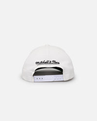 Mitchell & Ness Chicago Bulls 3 Time OG Corduroy Snapback White