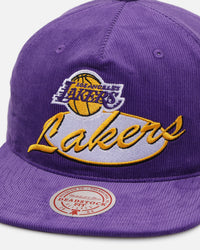 Mitchell & Ness Los Angeles Lakers Centre Circle Origin Snapback Purple