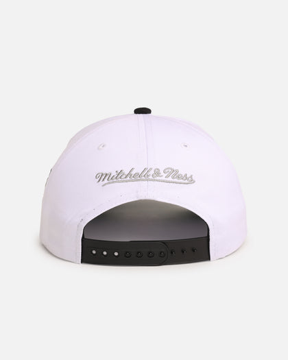 Mitchell & Ness Chicago Bulls 'Coaches Origins' Deadstock Snapback White/Black