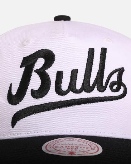 Mitchell & Ness Chicago Bulls 'Coaches Origins' Deadstock Snapback White/Black