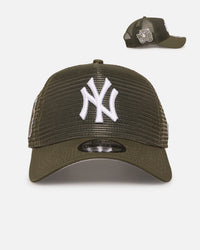 New Era New York Yankees 'Polychromatic Mesh' 9FORTY A-Frame Snapback New Olive