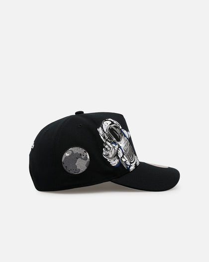 Mitchell & Ness Philadelphia Phillies 'Rocketman' Pro Pinch Snapback Black