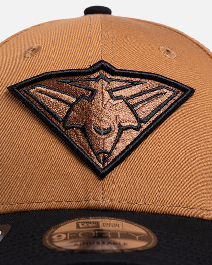 New Era Essendon Bombers 'AFL 2026' 9FORTY Strapback Med Beige