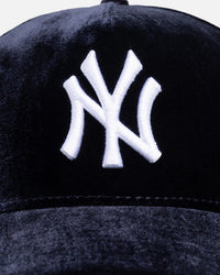 New Era New York Yankees "Velvet Best Of" 9Forty A-Frame Snapback Navy
