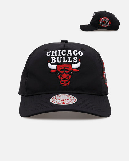 Mitchell & Ness Chicago Bulls 'Poolside' Deadstock Snapback Official Team Color