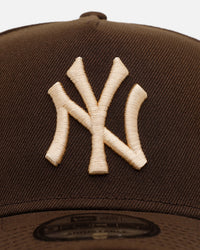 New Era New York Yankees 'Stay Classy' 9FORTY A-Frame Snapback Walnut