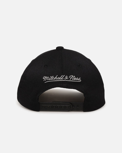 Mitchell & Ness San Antonio Spurs 'Old English Classic' MVP Snapback Black