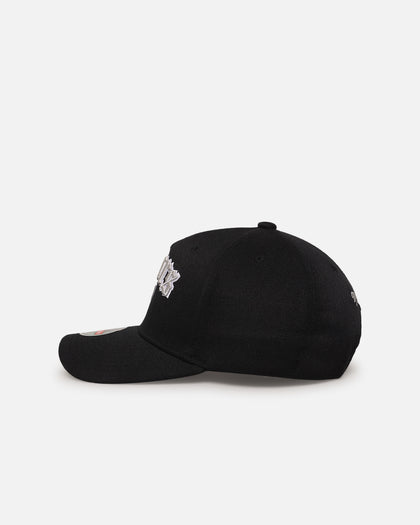 Mitchell & Ness San Antonio Spurs 'Old English Classic' MVP Snapback Black