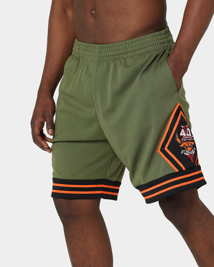 Mitchell & Ness Chicago Bulls Flight Swingman Shorts Olive