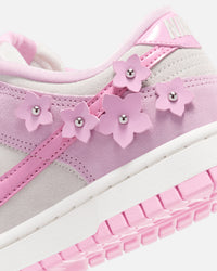Nike Women's Dunk Low SE Pink