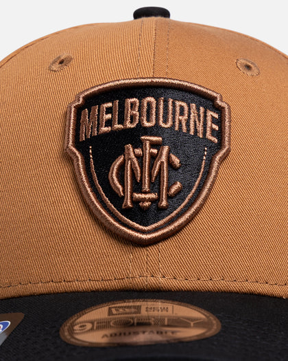 New Era Melbourne Football Club 'AFL 2026' 9FORTY Strapback Med Beige