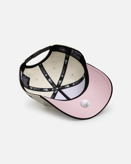 New Era New York Yankees "Chrome Black Pink" 9Forty A-Frame Snapback White