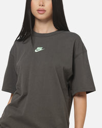 Nike Sportswear Premium Essentials T-Shirt Newsprint