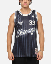 Mitchell & Ness Chicago Bulls Scottie Pippen #33 Playoff Energy Swingman Jersey Navy