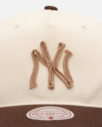 Mitchell & Ness New York Yankees 'Hand Stitch' Deadstock Snapback Brown