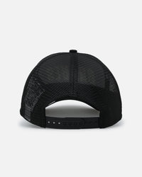 New Era Atlanta Braves 'Podium Pack' Pre-Curved Golfer Trucker Snapback Black/Metallic Gold