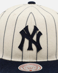 Mitchell & Ness New York Yankees 'Vintage Baseball' Vintage Fit Strapback Off White