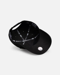 New Era New York Yankees "Black Metal Badge" 9Forty A-Frame Snapback Black